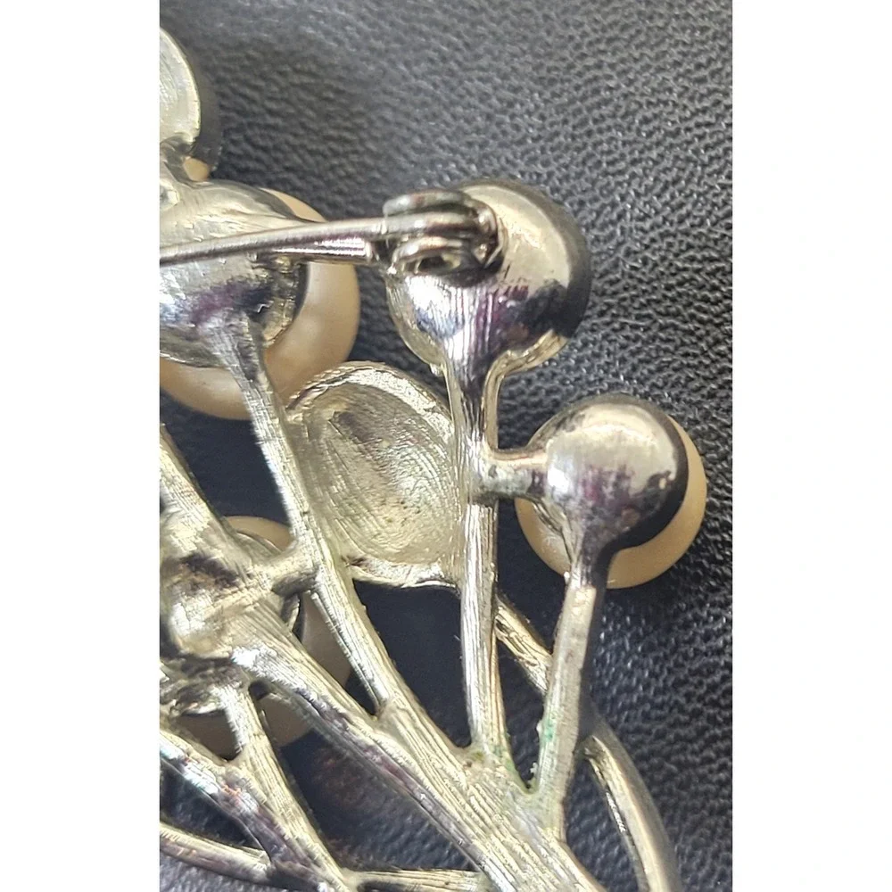 Unbranded Faux Pearl Rhinestone Bouquet Brooch Silver Tone Vintage Style‎ FAIR